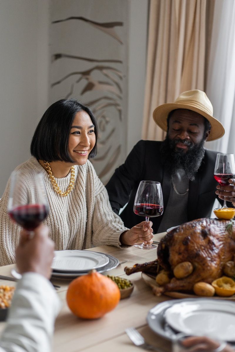Invited to a Thanksgiving Dinner? 7 Tips for Being the Perfect Guest